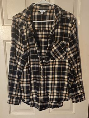 Time and Tru Black, Cream & Tan Plaid Button-Up Shirt